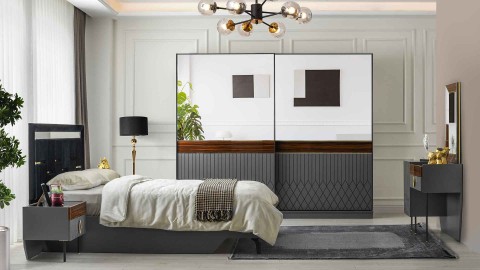 Tuana Wardrobe `