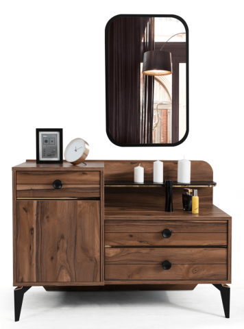 Eymir Dresser `